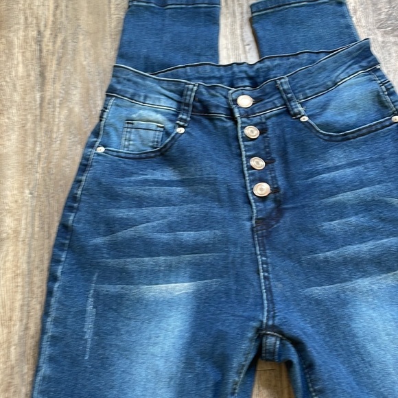 Shein Women’s High Rise Button Fly Distressed Skinny Jeans, size 4 - Picture 5 of 12